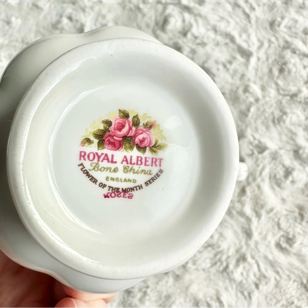 Vintage Royal Albert Teacup Flower of the Month June Roses Floral Leaf 1970 READ